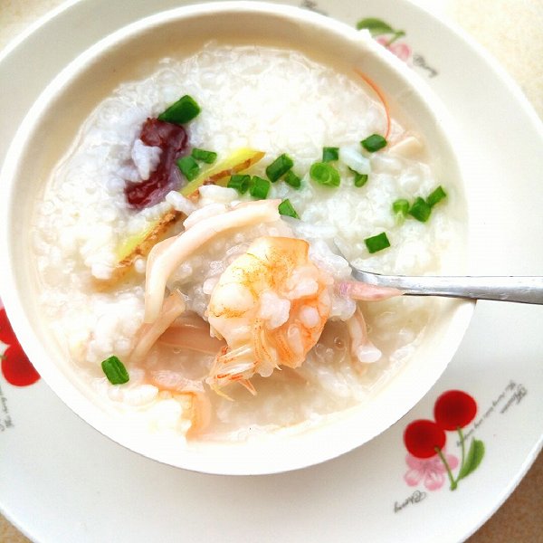 生滚鲜鱿鱼粥