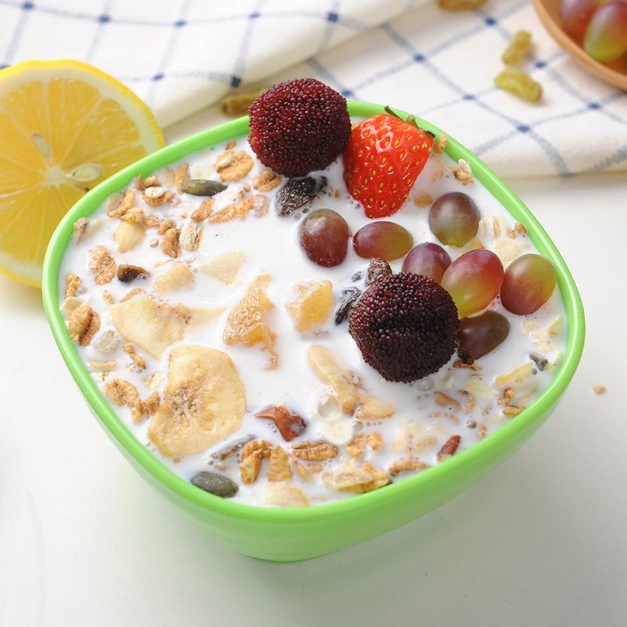 酸奶水果麦片粥