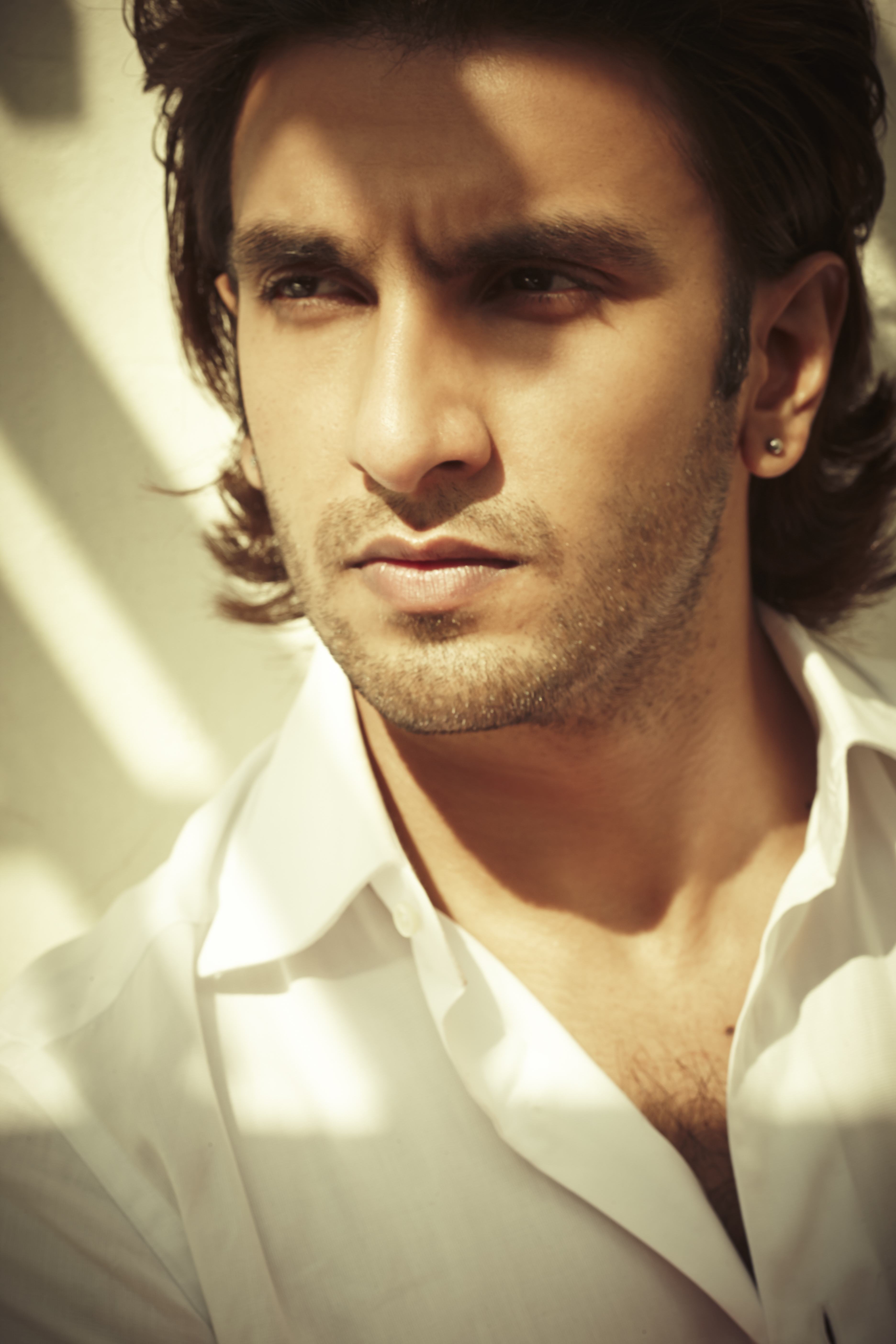 " data-lemmaid="18594106">ranveer singh /a>),印度知名男演员,出生