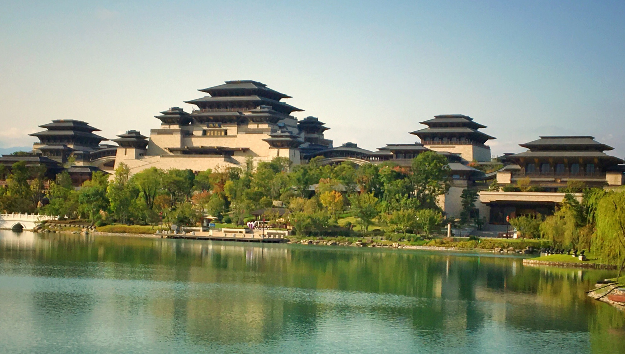 兴汉胜境景区