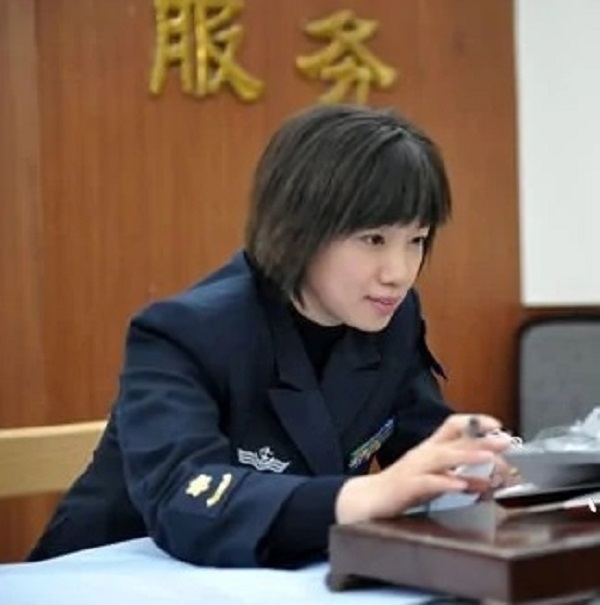 杨屹,女,海军022型 a target="_blank" href="/item/导弹快艇/7258908