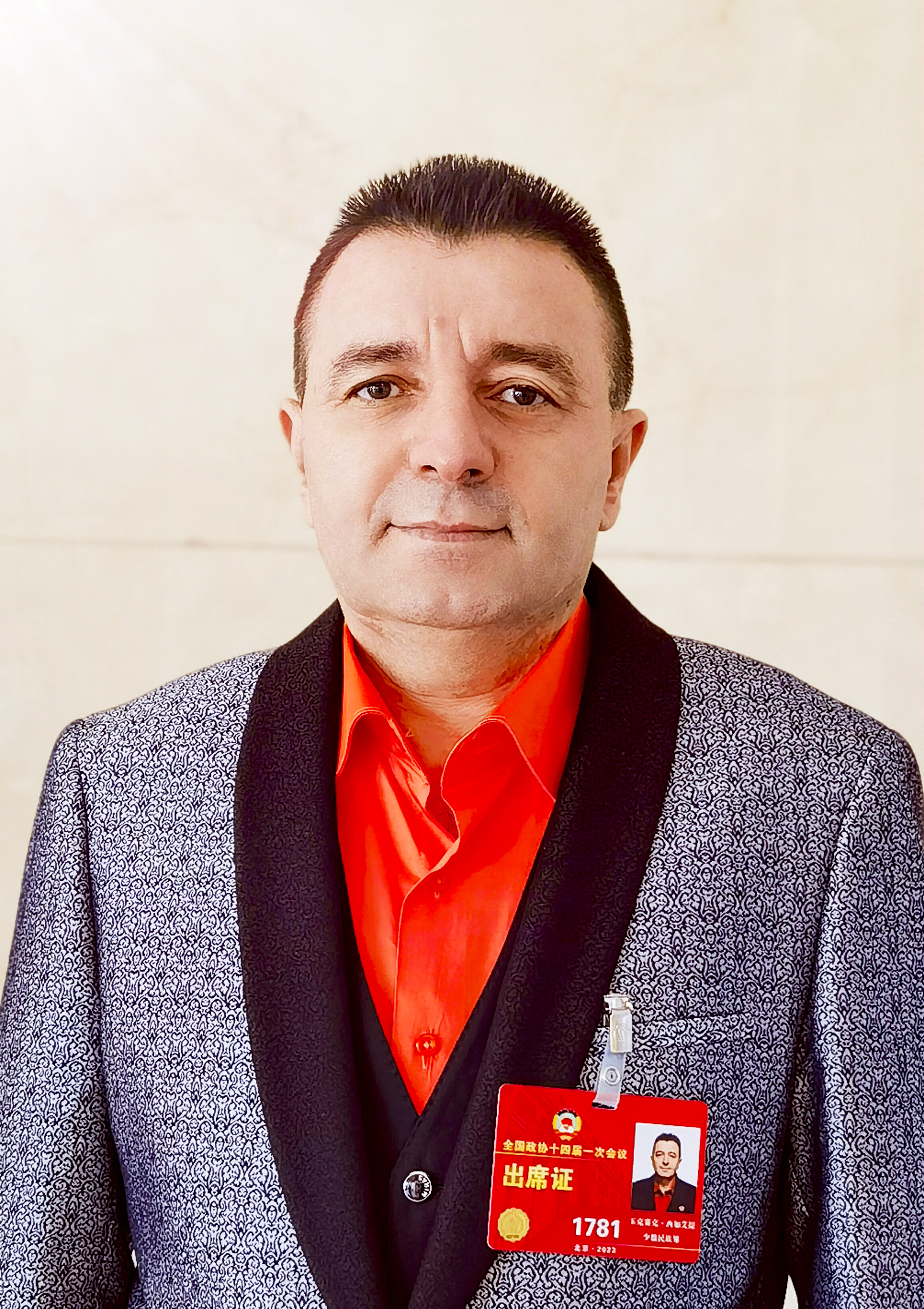 男, a target="_blank" href="/item/塔吉克族/169004" data-lemmaid=