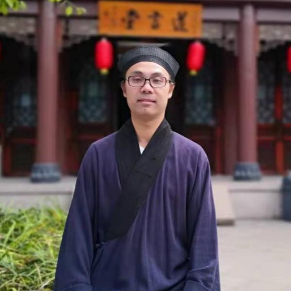 大师,毕业于 a target="_blank" href="/item/中国道教学院/1642389"