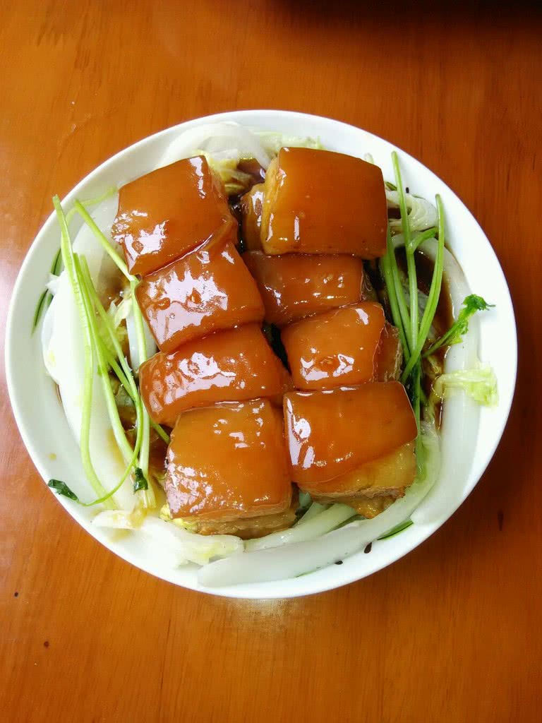  p data-id="go0hg2lwwd">东坡方肉是一道特色传统名菜.