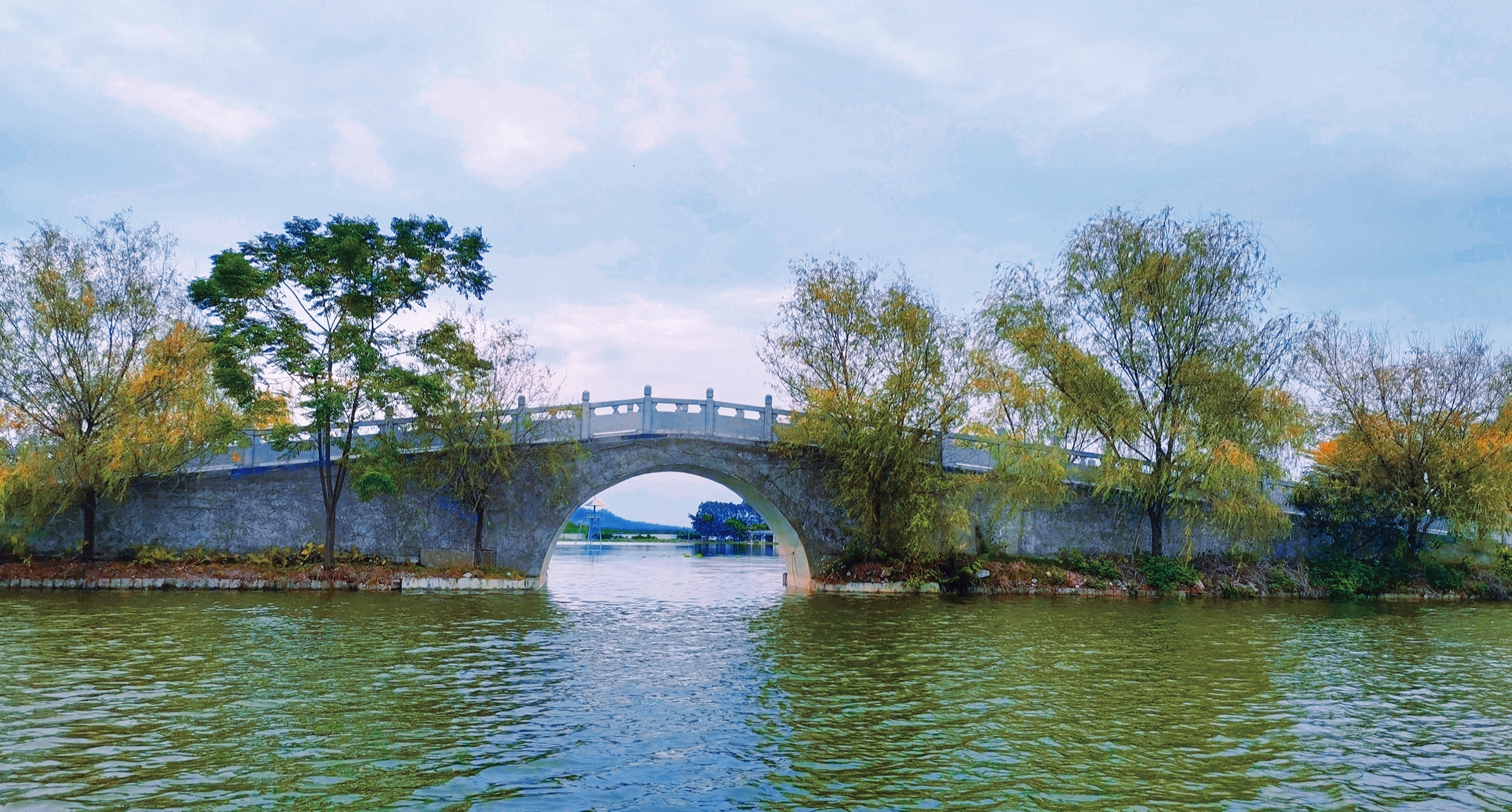 九凌湖旅游风景区