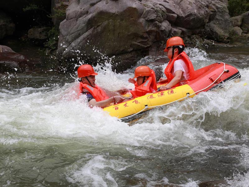 周裸飞瀑漂流