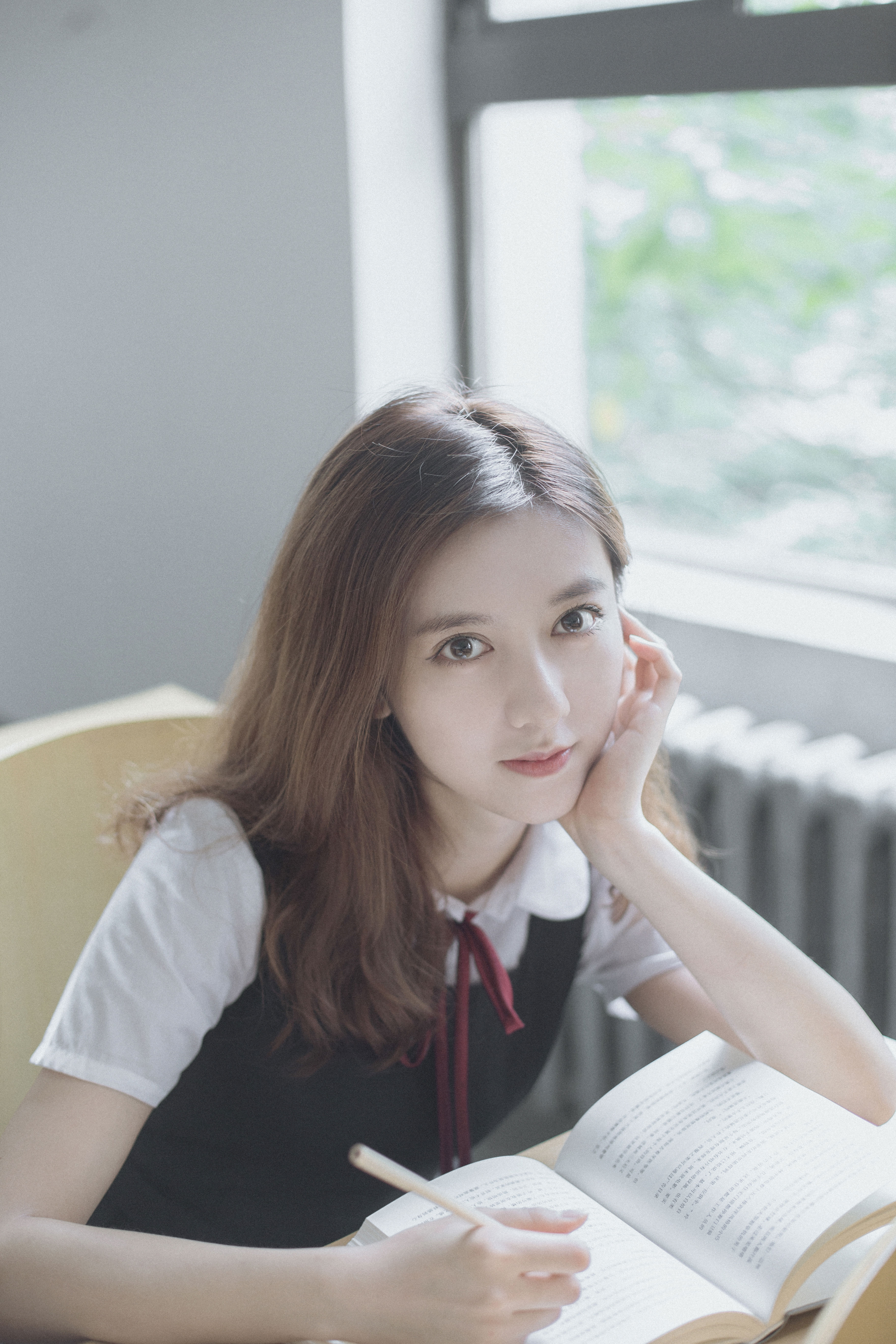  p>陈姝君,1997年底出生于陕西省西安市,中国内地影视女演员.