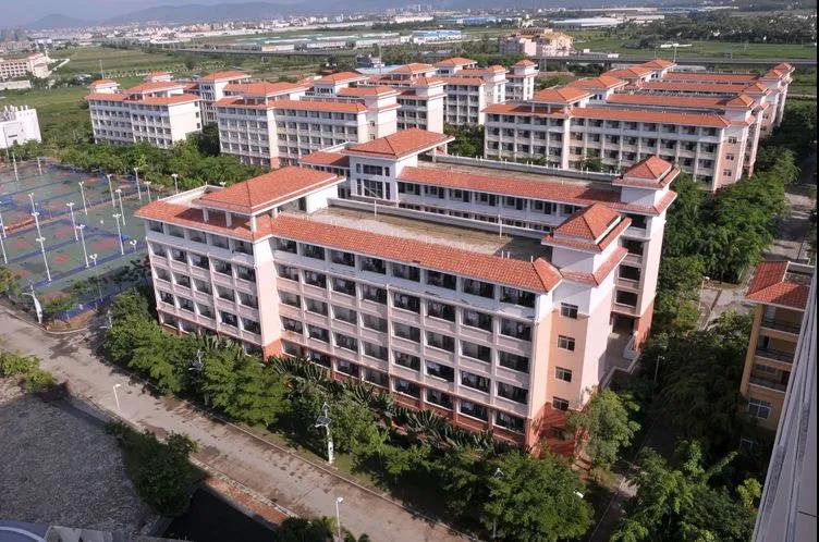  p>海南省三亚技师学院(海南省三亚高级技工学校,海南三亚中等职业