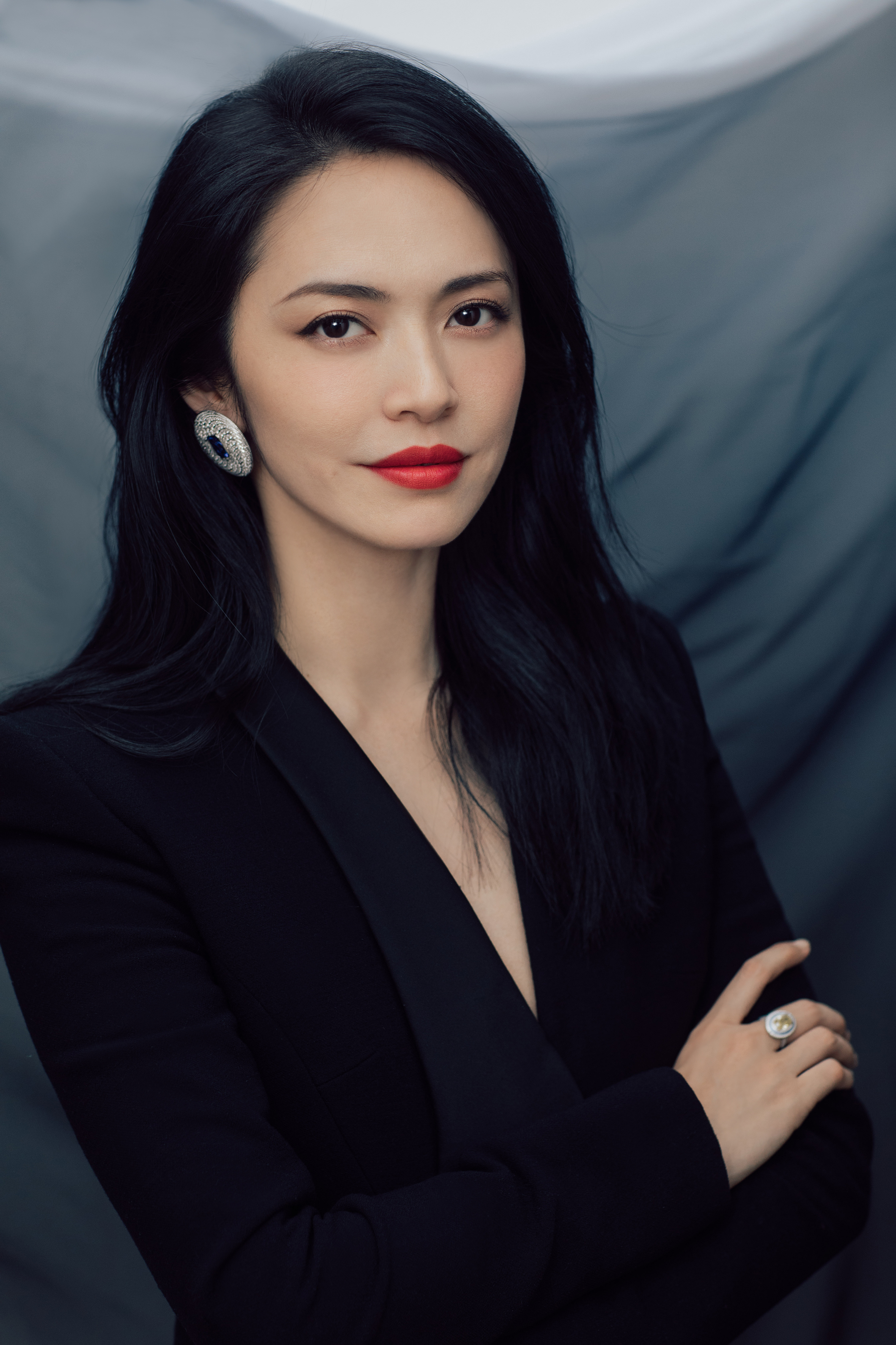 祖籍福建泉州石狮,成长于福建南平,中国内地影视女演员,毕业于 a