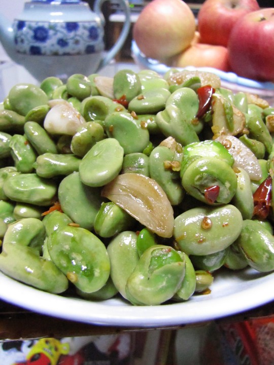 新鲜大蒜烤蚕豆