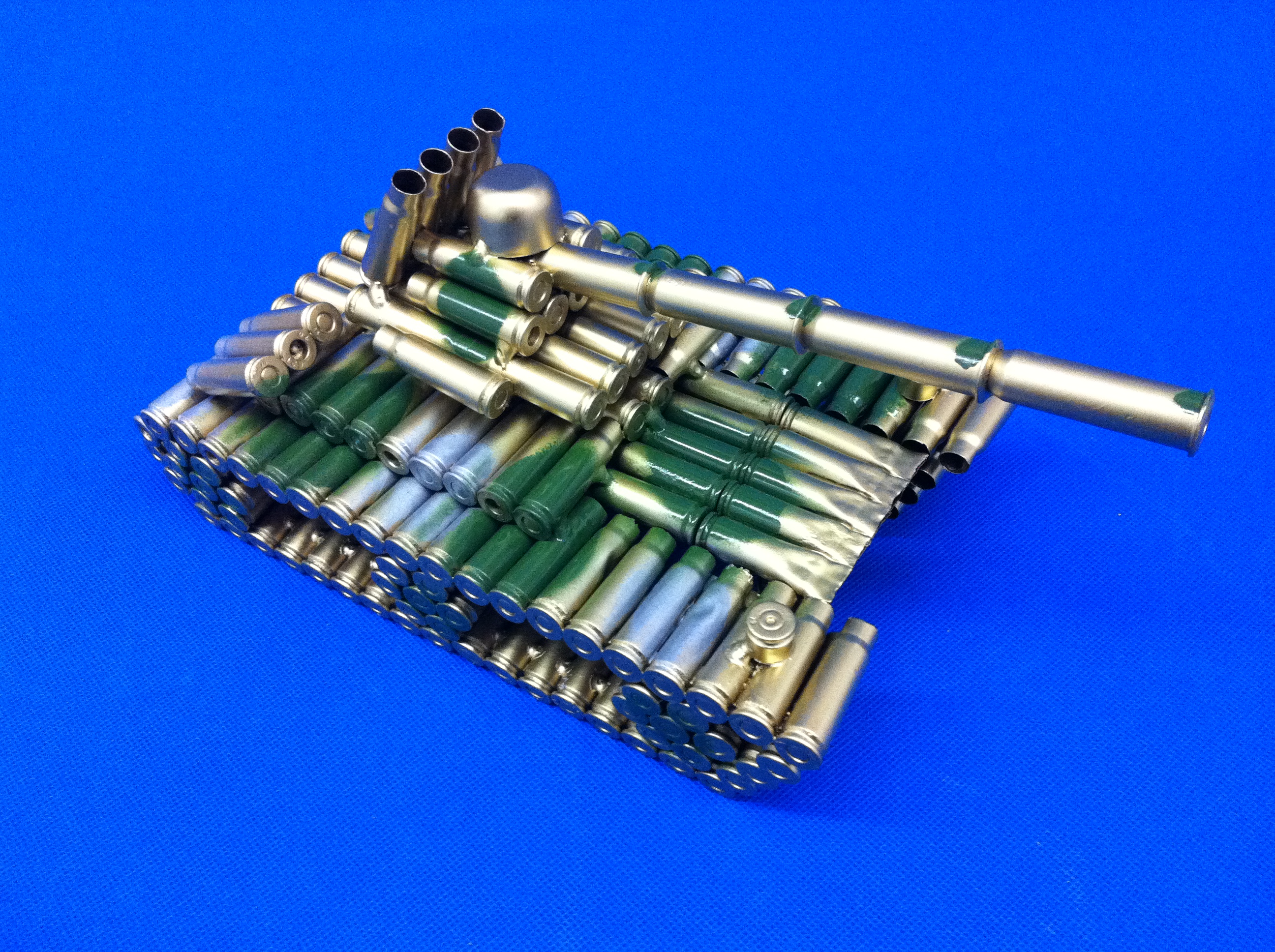  p>弹壳工艺品,又称子弹壳工艺品,弹壳模型.