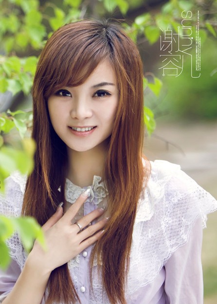  p data-id="gnbbmn99mv">《double face》是谢容儿演唱的歌曲,由李