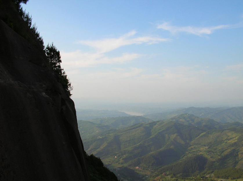  p data-id="gnwtk621t8">雨台山位于重庆市涪陵区城东12公里处,是一