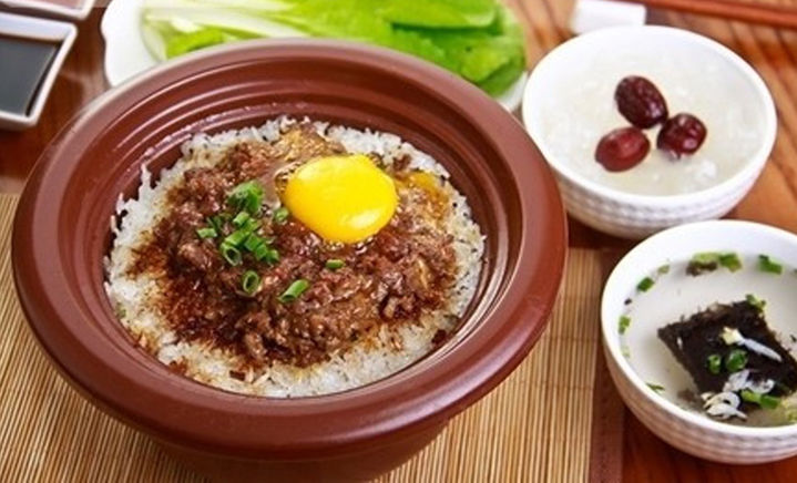 紫砂煲仔饭