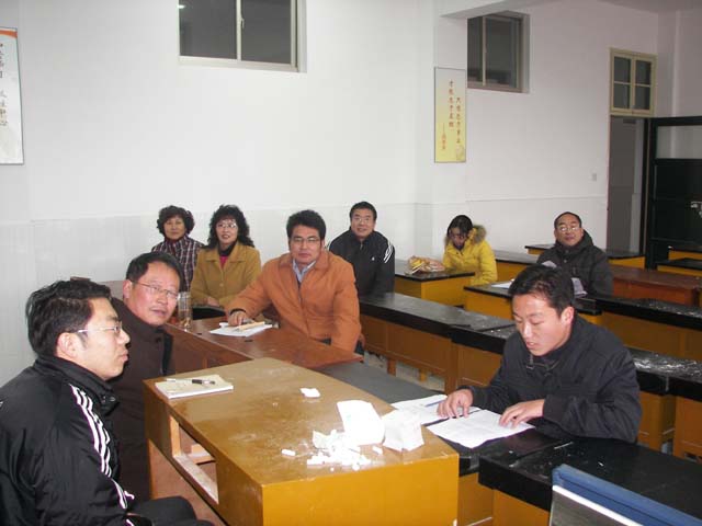  p>湖北省石首市文峰中学坐落于九曲回肠的长江之滨,美丽的笔架山南麓