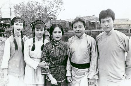  p>董骠(bill tung,1933年3月30日-2006年2月22日),原名朱文彪,出生于