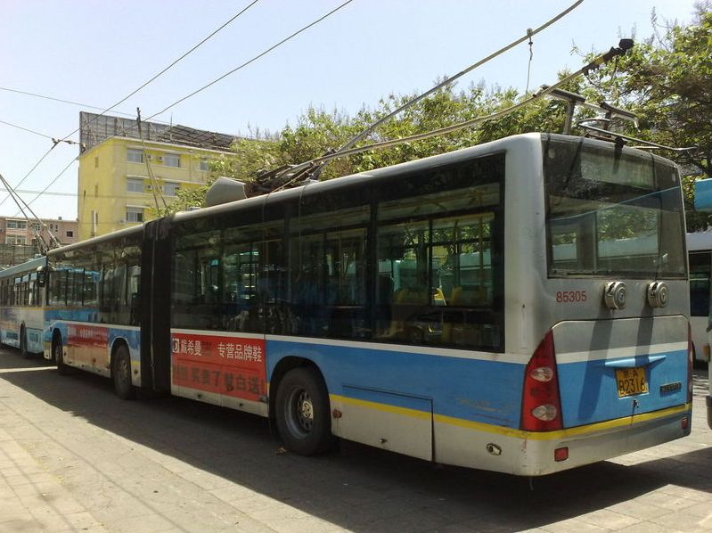 铰接式无轨电车