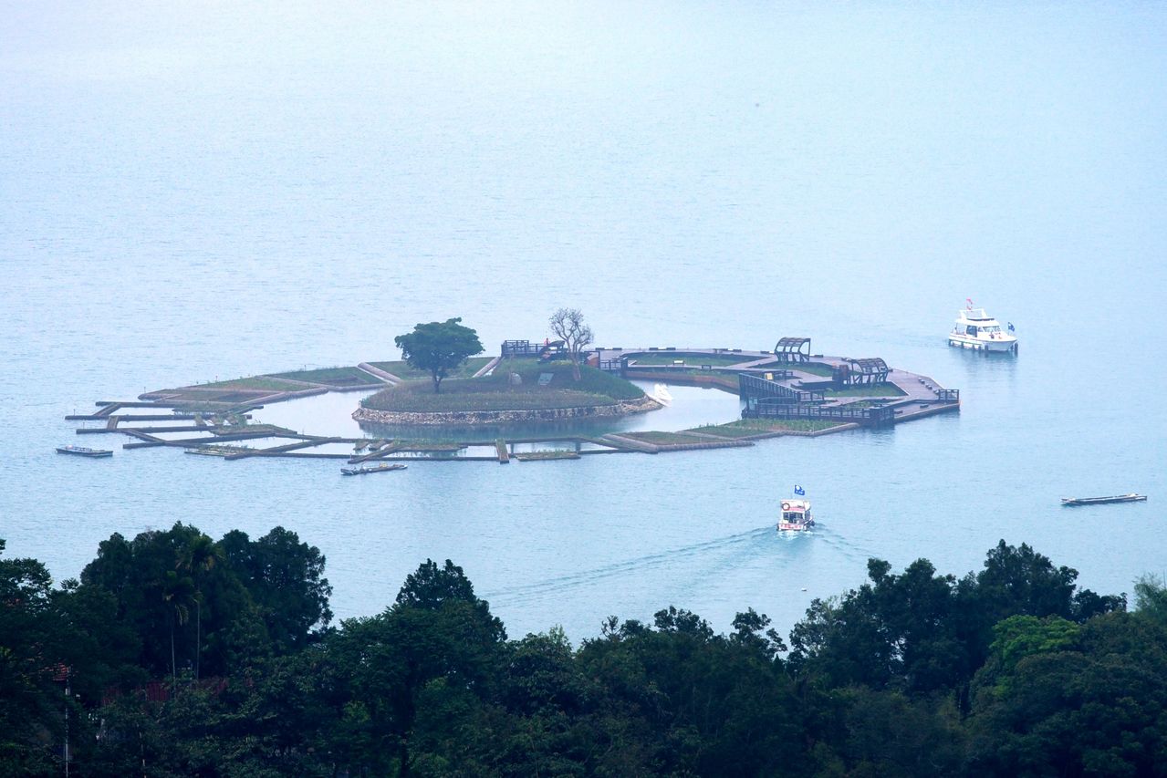  p>日月潭位于 a target="_blank" href="/item/中国/22516505" data