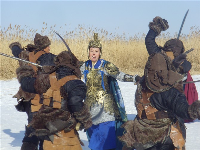  p>周海媚,1966年12月6日出生于中国香港,满洲镶白旗人,中国香港影视