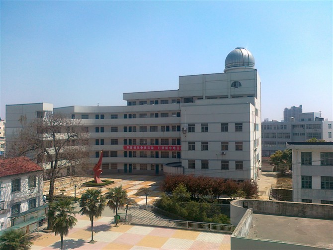  p>巢湖市第四中学,成立于1972年8月,位于巢湖市的一所示范性普通高中