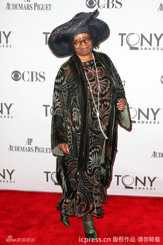  p>乌比·戈德堡(whoopi goldberg),1955年11月13日生于曼哈顿的