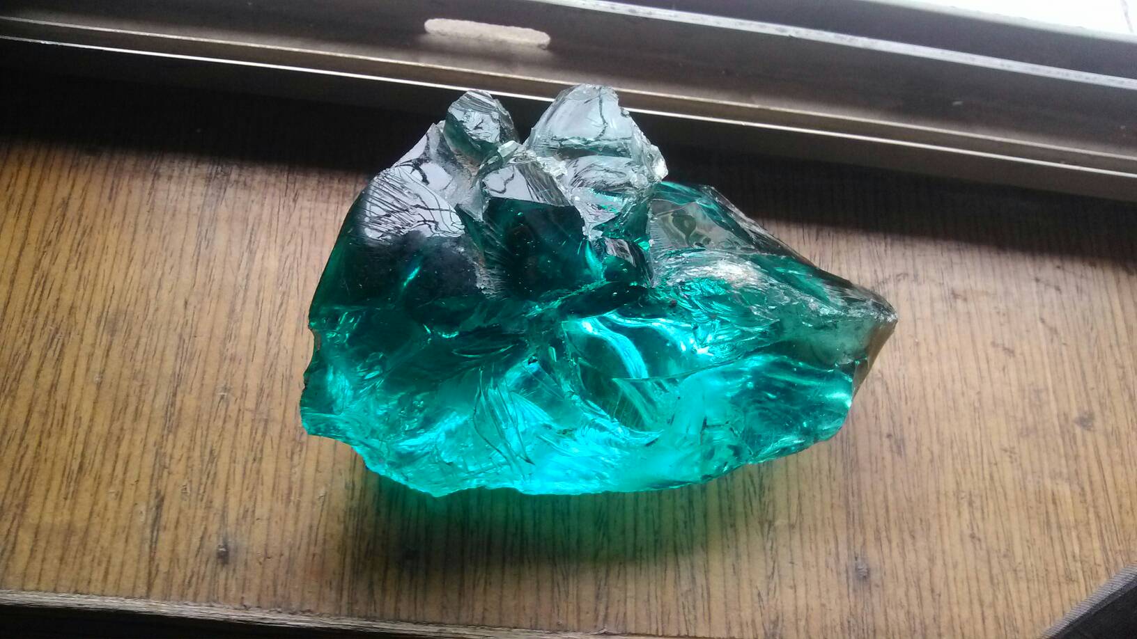  p>火山玻璃(volcanic glass)指由火山喷发出来的熔岩,迅速冷却来不及