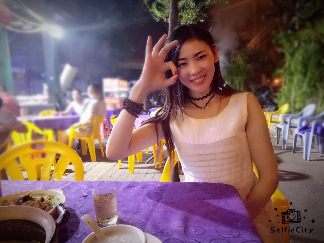 1991年出生于 a target="_blank" href="/item/郧西县/2879476" data