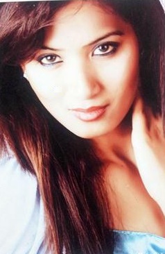 米纳克什 塔帕尔