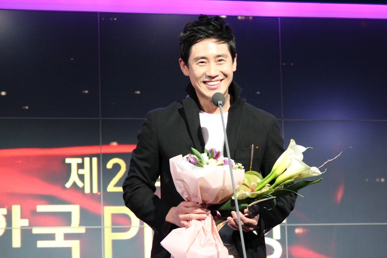  p>申河均(         ,shin ha kyun),1974年5月30日出生于韩国首尔