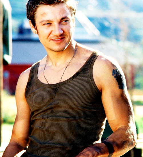  p>杰瑞米·雷纳(jeremy renner),1971年1月7日出生于美国加州