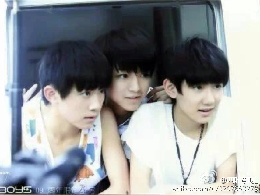  p>《四叶约定》是少年组合tfboys的粉丝"四叶草"乌梅与其朋友合作