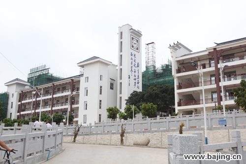 科学城中学位于 a target="_blank" href="/item/广州开发区/9881153"