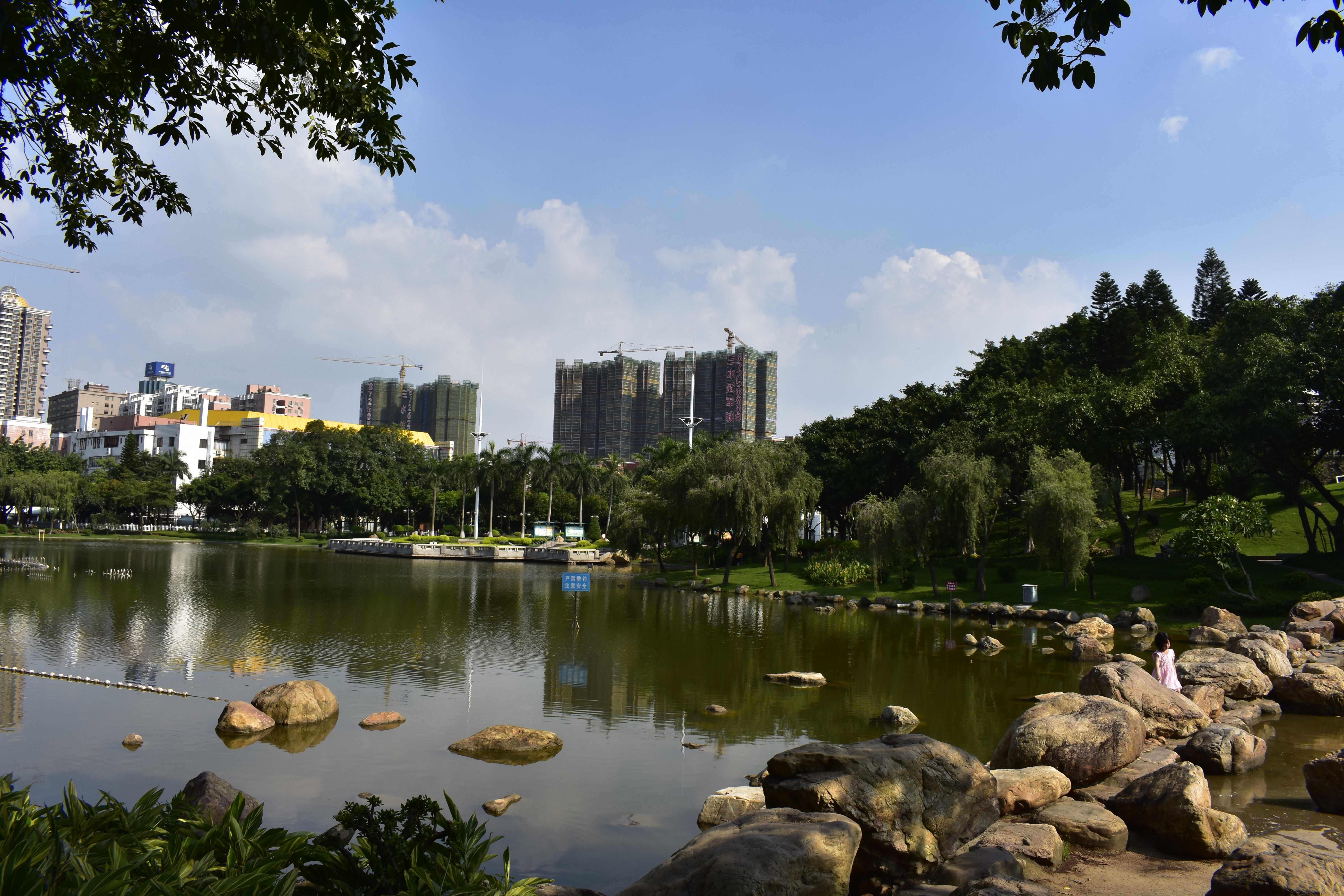  p>西南公园是广东省三水县西南镇的一座公园. /p>