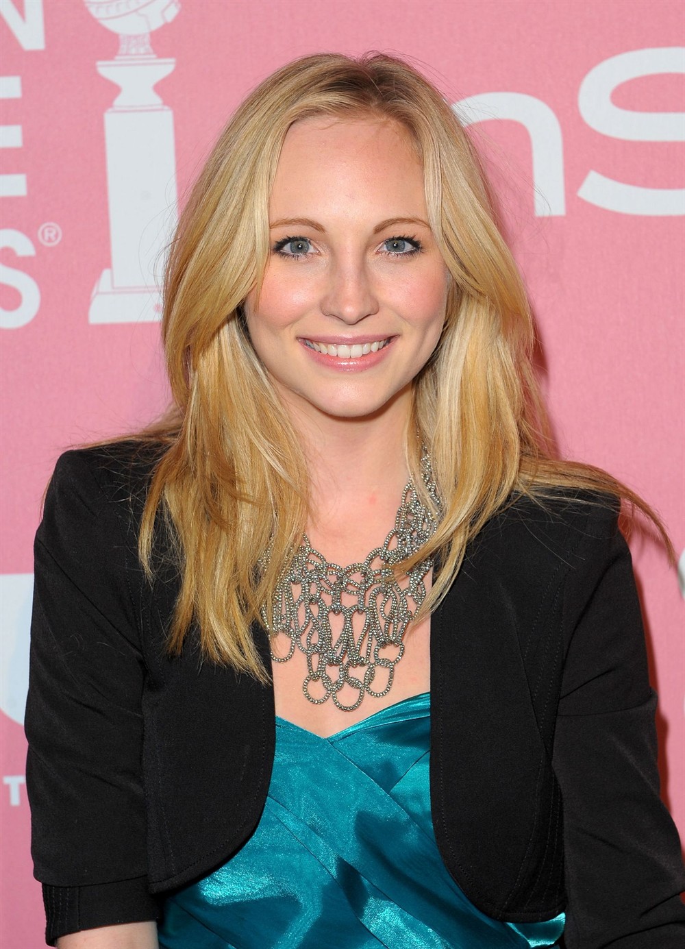  p>坎迪丝·阿科拉 i>(candice accola) /i>,1987年5月13日出生于美国