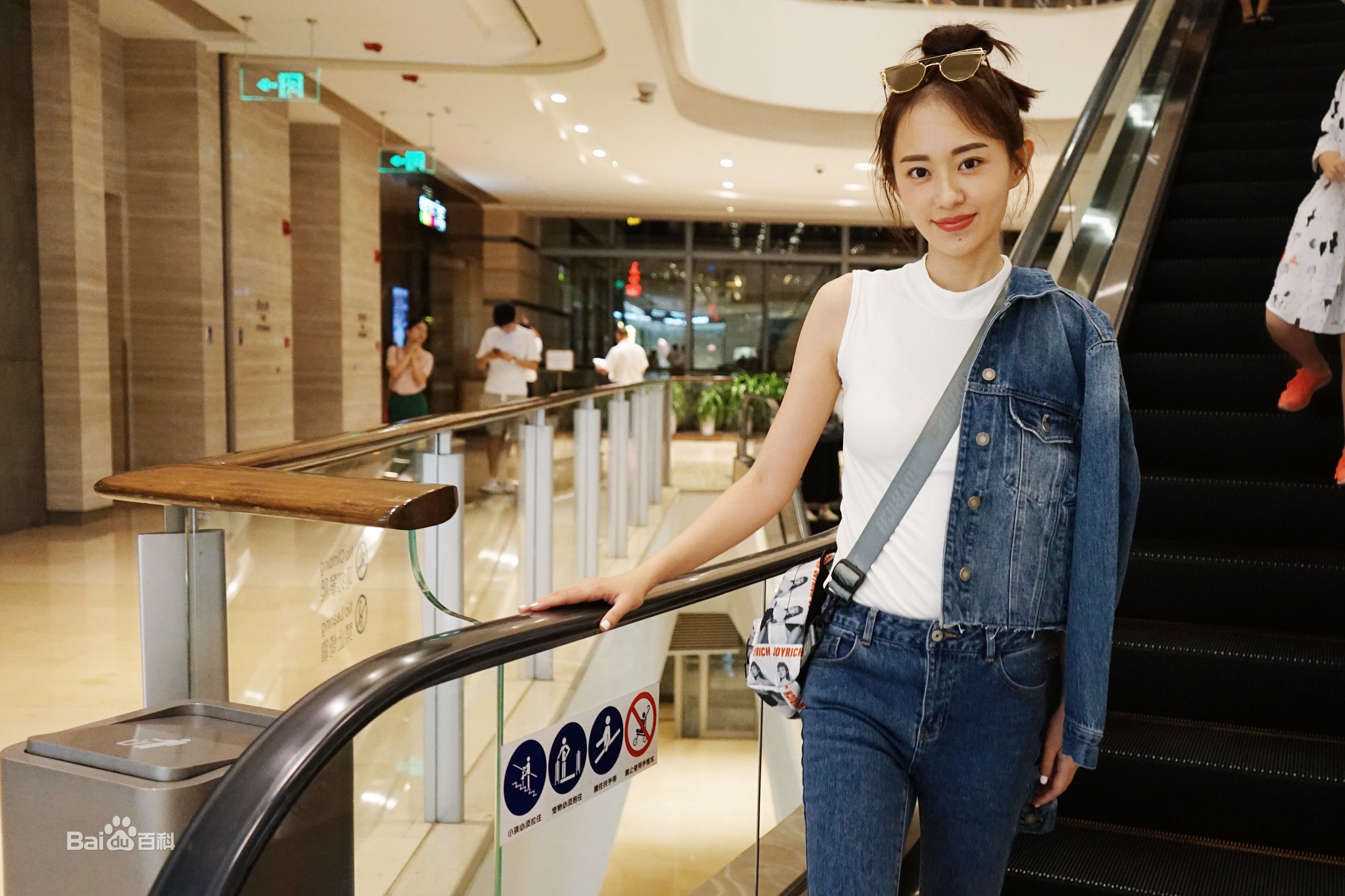  p>孙耀琦,1987年3月29日出生于山东省,毕业于湖南大学表演系,中国