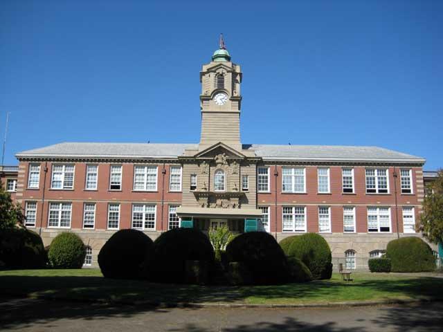  p>卡莫森学院是 a href="#" data-lemmaid="145973">加拿大 /a>一所