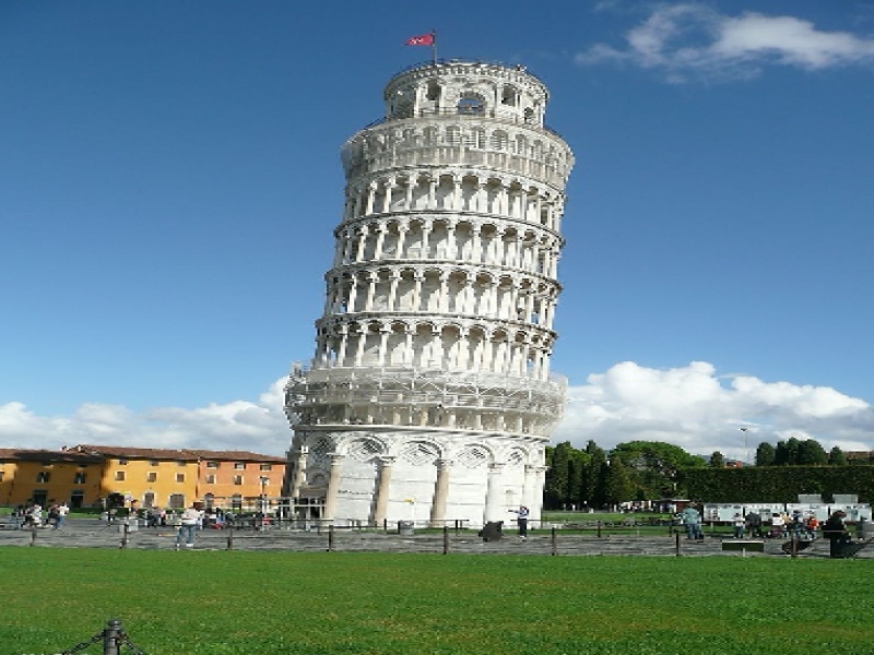 torre pendente di pisa或torre di pisa,英语:leaning tower of pisa