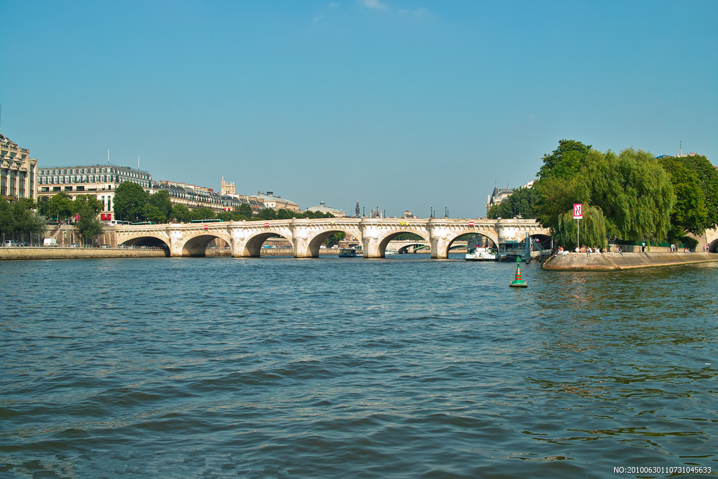  p>塞纳河(seine river),是法国北部大河,全长776.