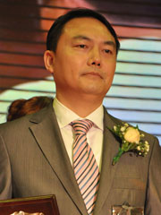  p>陈庭华,彝族,1966年2月生于镇雄县乌峰镇,毕业于 a href="#" data