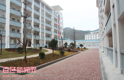 田林县初级中学