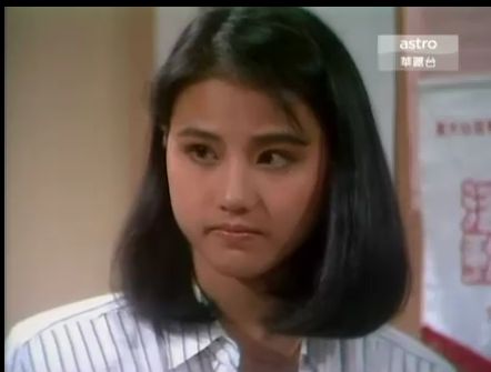 落选,同年参加无线第一期艺员训练班出道,并参演个人首部电视剧《 a