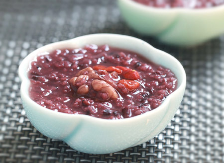 核桃黑米小米粥