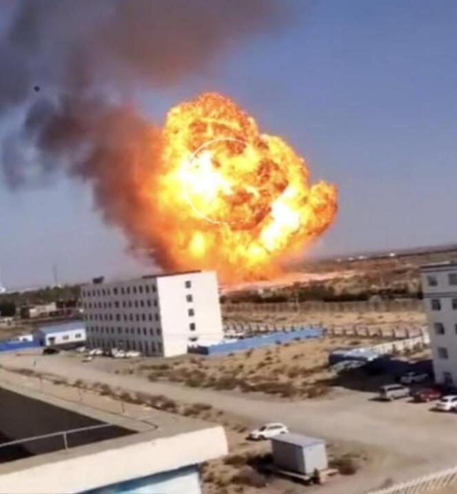 4月23日陕西马扎梁油罐车闪爆事件