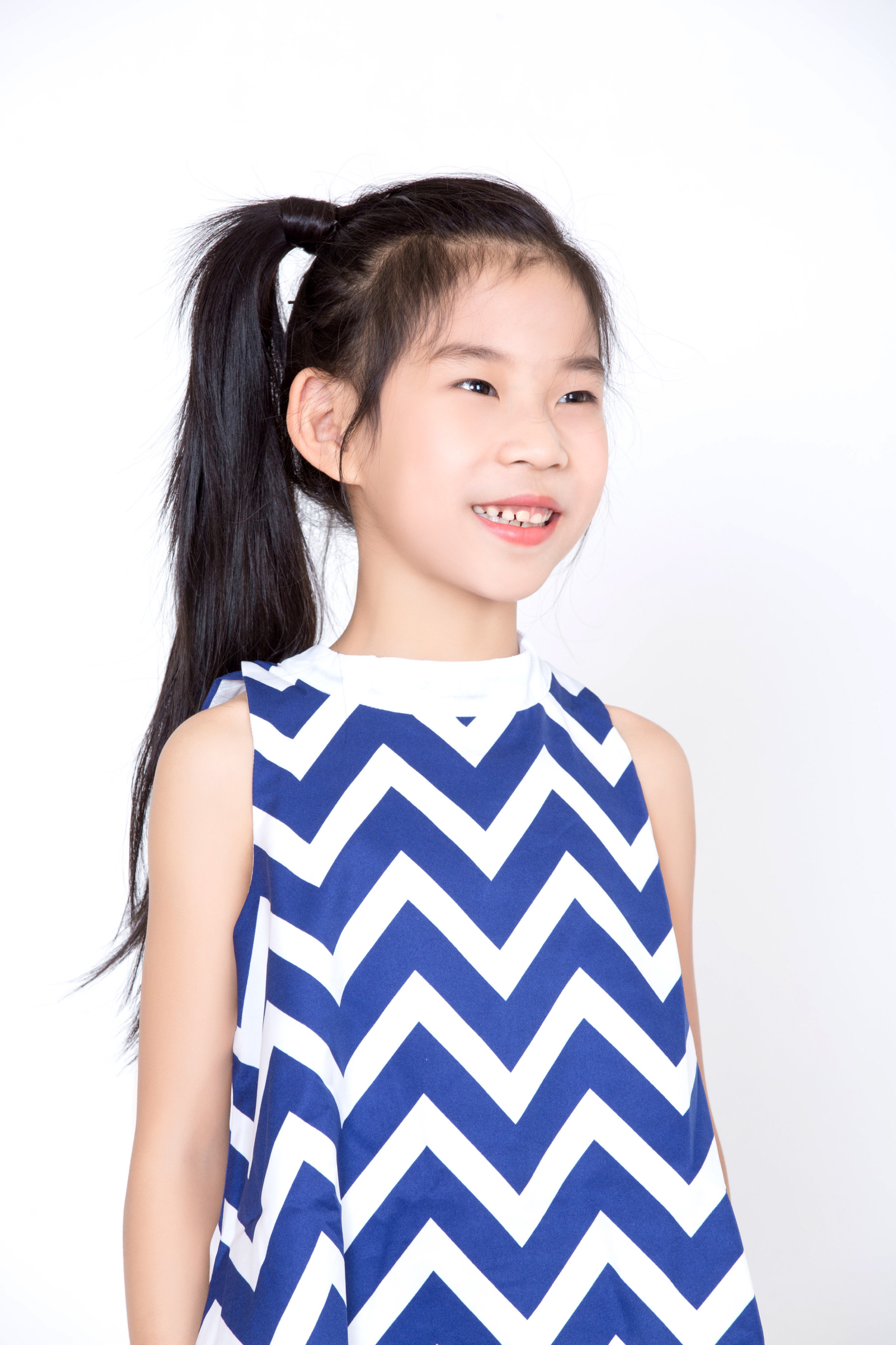  /p> p data-id="gnvh8yu2xb">2017年1月,受邀参加《家有小明星少儿