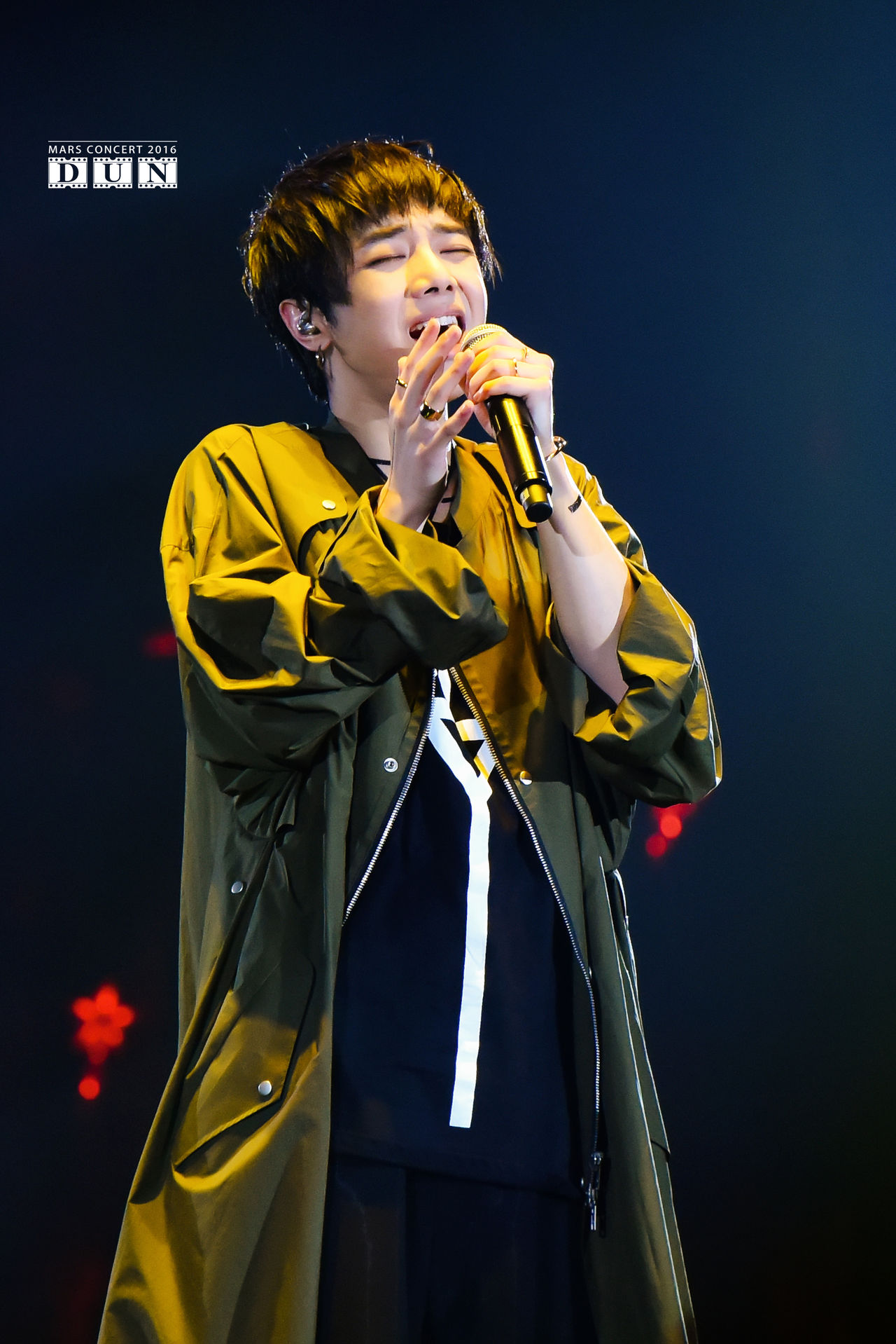  p>华晨宇,1990年2月7日生于湖北省十堰市,中国内地流行乐男歌手,作曲