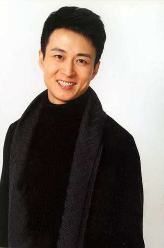  p>赵岭,1974年2月24日出生于江苏常州,中国内地配音男演员,教师,演员