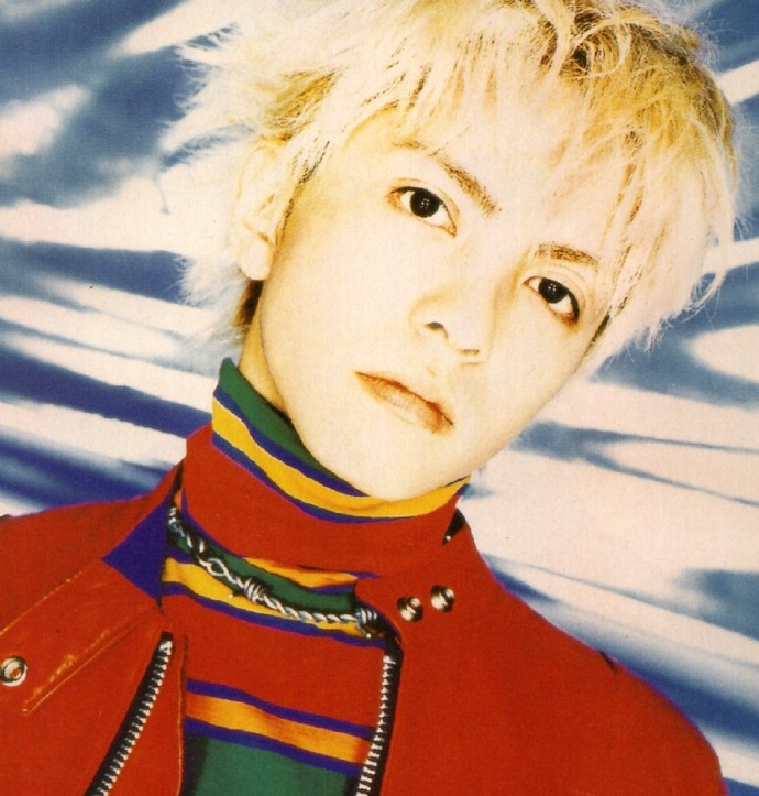  p>hyde,本名"宝井秀人",1969年1月29日出生于日本和歌山县和歌山市.