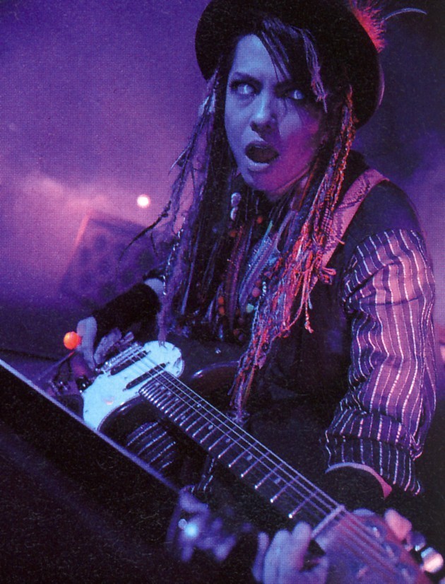  p>hyde,本名"宝井秀人",1969年1月29日出生于日本和歌山县和歌山市.