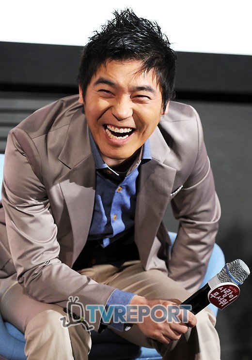 任昌丁(         ,chang-jung lim),1973年11月30日出生于韩国京畿道