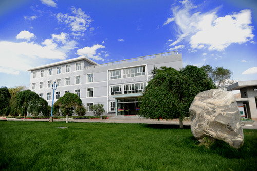  p>青海大学昆仑学院( i>kunlun college of qinghai university /i>)